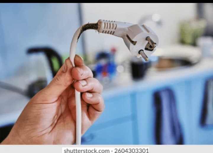 361400